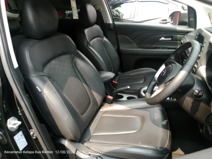 Foto Mobil Bekas Kabin Depan Hyundai Stargazer 1.5 Prime tahun 2022