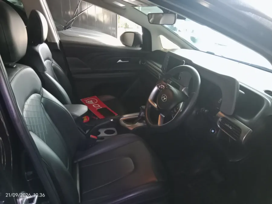 Foto Mobil Bekas Kabin Depan Hyundai Stargazer 1.5 Prime tahun 2022
