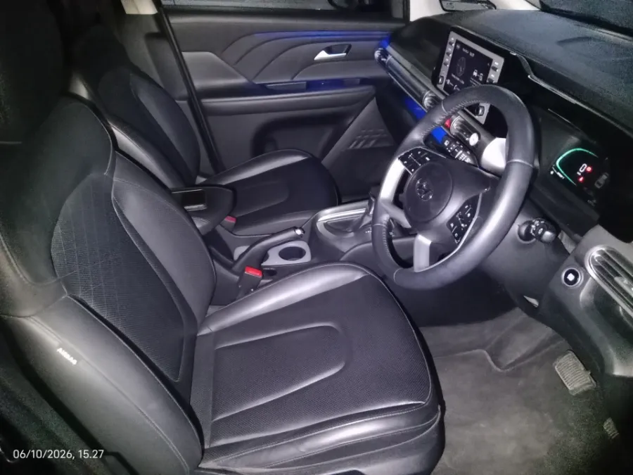 Foto Mobil Bekas Kabin Depan Hyundai Stargazer 1.5 Prime tahun 2022