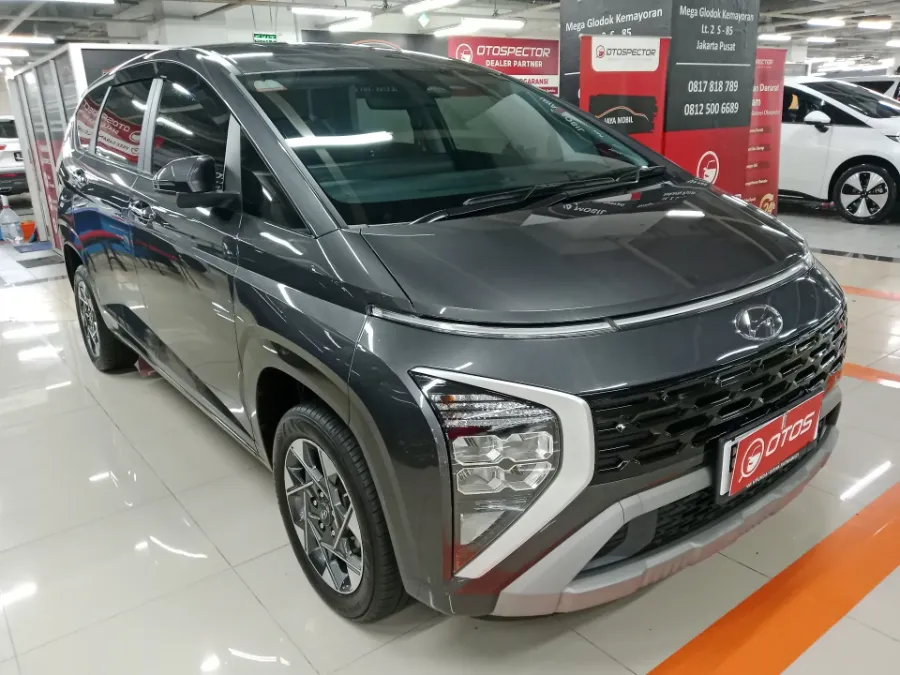 Foto Mobil Bekas Kanan Depan Hyundai Stargazer 1.5 Prime tahun 2022