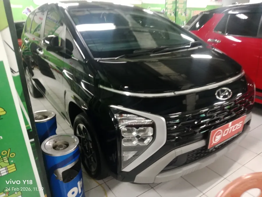 Foto Mobil Bekas Kanan Depan Hyundai Stargazer 1.5 Prime tahun 2022