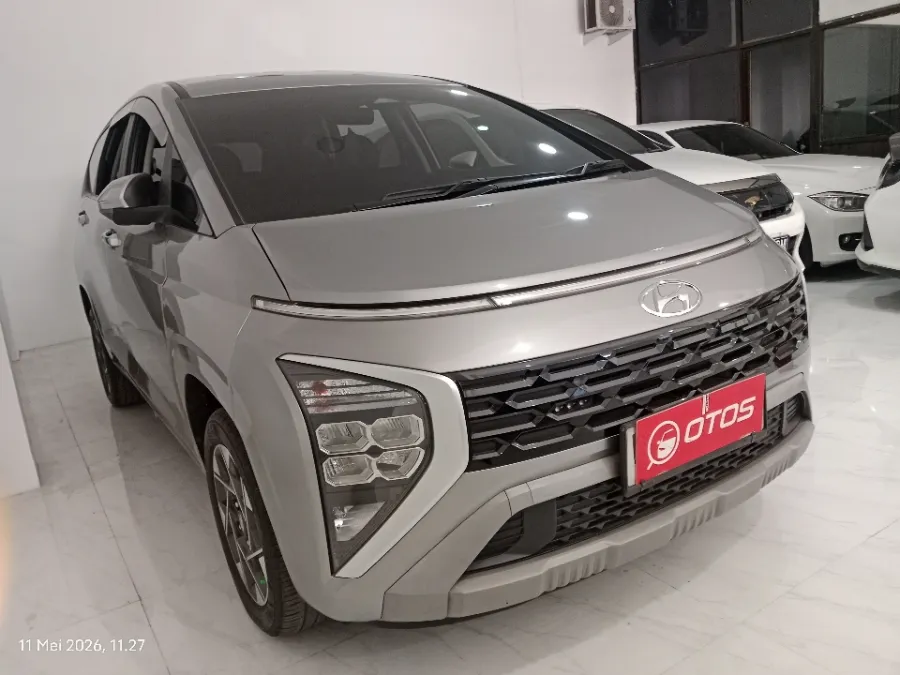 Foto Mobil Bekas Kanan Depan Hyundai Stargazer 1.5 Prime tahun 2022