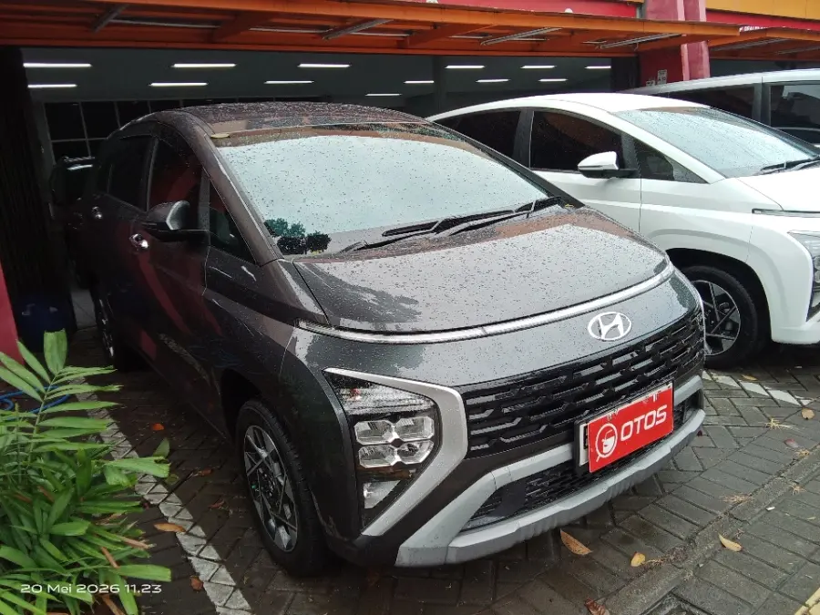 Foto Mobil Bekas Kanan Depan Hyundai Stargazer 1.5 Prime tahun 2022