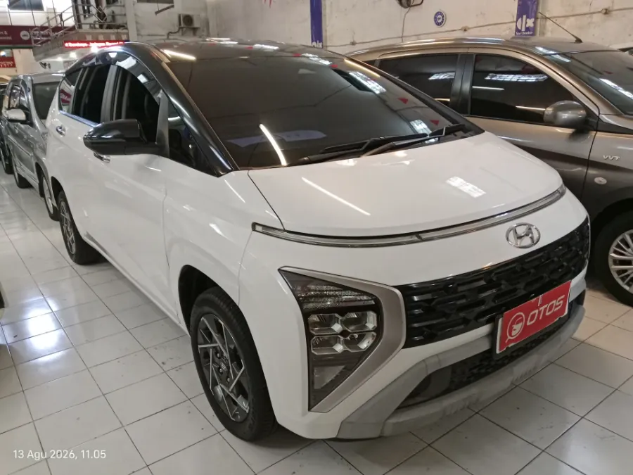 Foto Mobil Bekas Kanan Depan Hyundai Stargazer 1.5 Prime tahun 2022