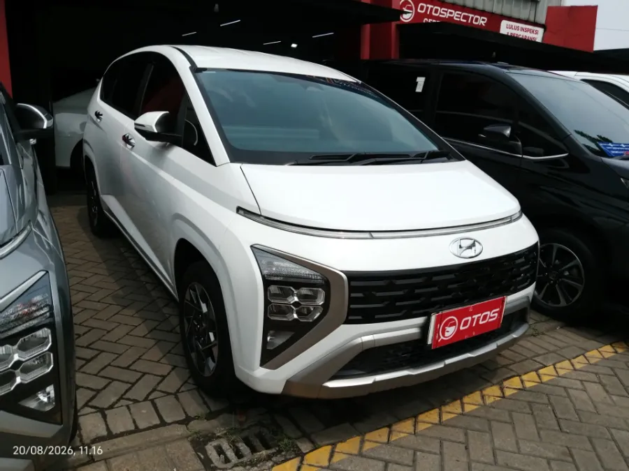 Foto Mobil Bekas Kanan Depan Hyundai Stargazer 1.5 Prime tahun 2022