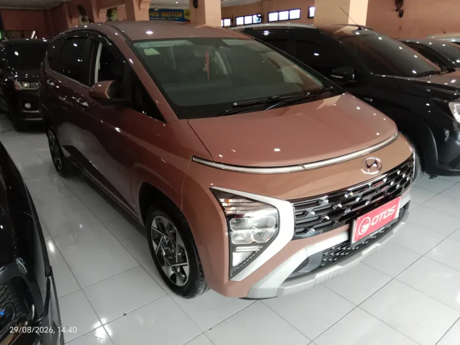 Foto Mobil Bekas Kanan Depan Hyundai Stargazer 1.5 Prime tahun 2022