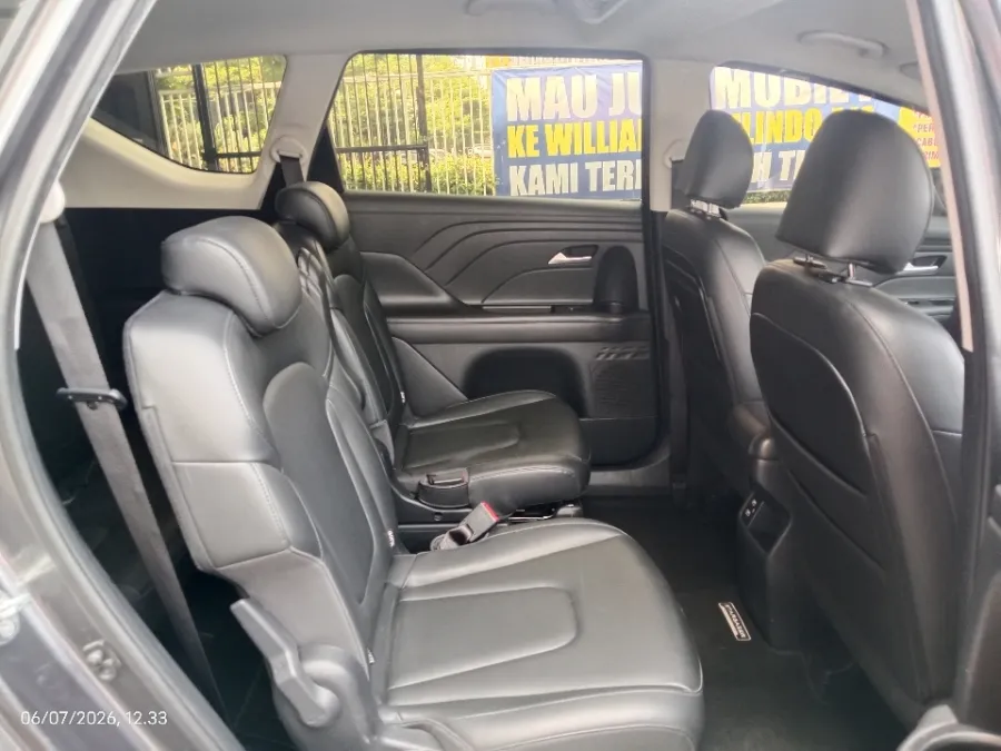 Foto Mobil Bekas Kabin Belakang Hyundai Stargazer 1.5 Prime tahun 2023