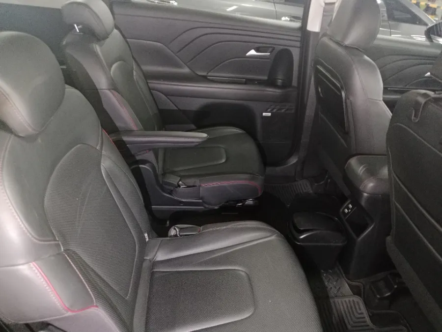 Foto Mobil Bekas Kabin Belakang Hyundai Stargazer 1.5 Prime tahun 2023
