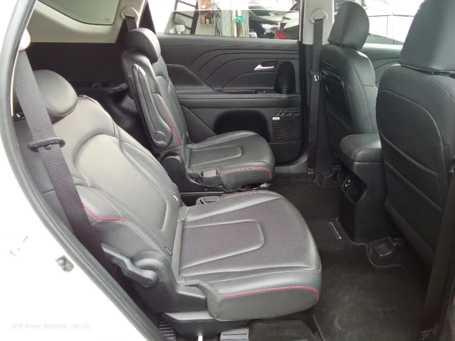 Foto Mobil Bekas Kabin Belakang Hyundai Stargazer 1.5 Prime tahun 2023