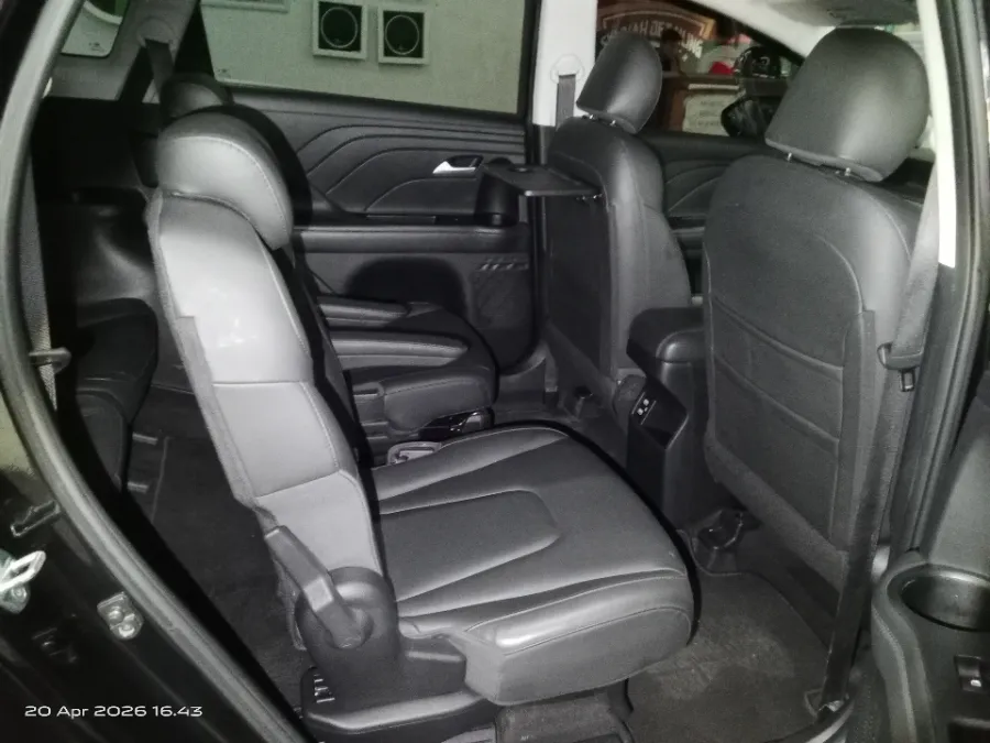 Foto Mobil Bekas Kabin Belakang Hyundai Stargazer 1.5 Prime tahun 2023