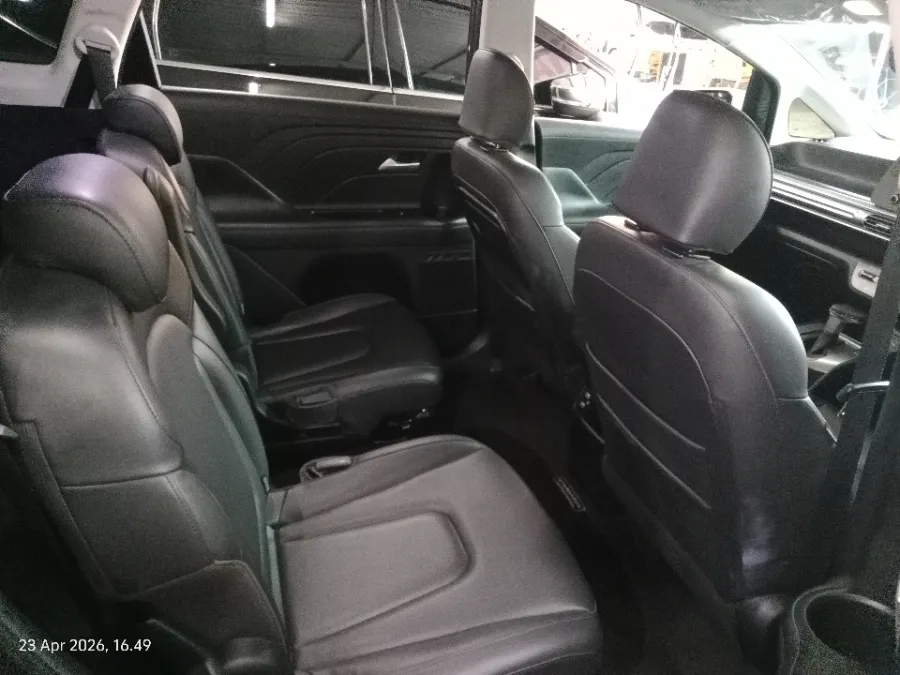 Foto Mobil Bekas Kabin Belakang Hyundai Stargazer 1.5 Prime tahun 2023