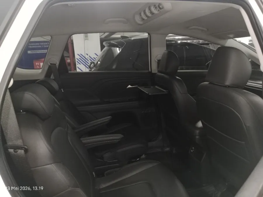 Foto Mobil Bekas Kabin Belakang Hyundai Stargazer 1.5 Prime tahun 2023