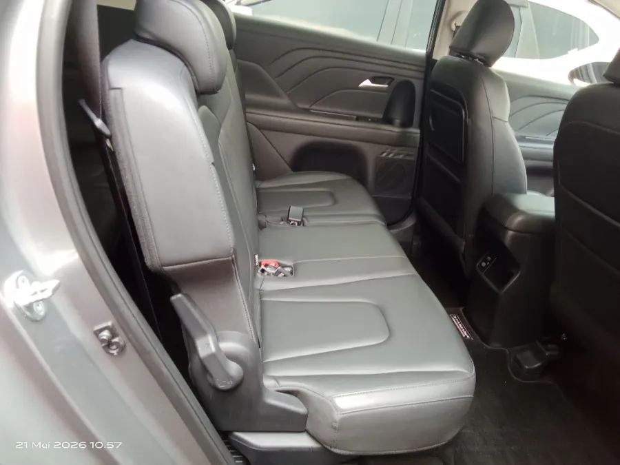 Foto Mobil Bekas Kabin Belakang Hyundai Stargazer 1.5 Prime tahun 2023