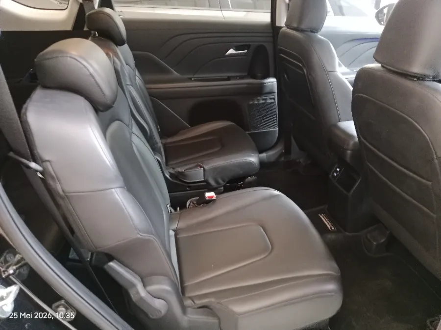 Foto Mobil Bekas Kabin Belakang Hyundai Stargazer 1.5 Prime tahun 2023