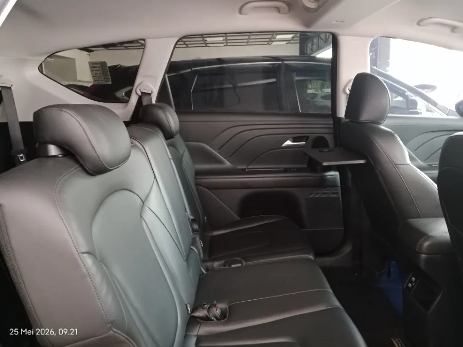 Foto Mobil Bekas Kabin Belakang Hyundai Stargazer 1.5 Prime tahun 2023