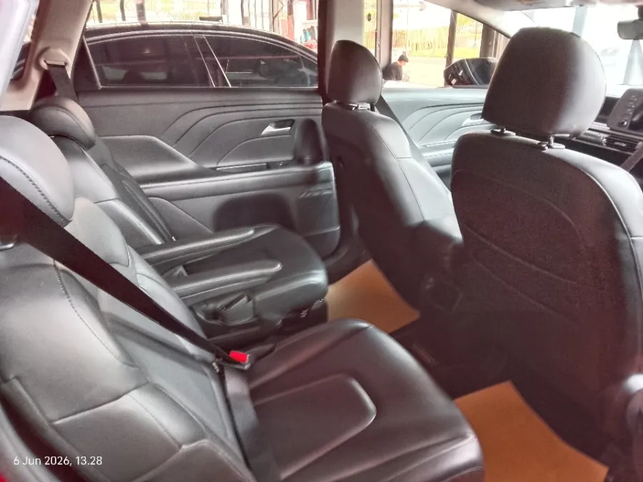 Foto Mobil Bekas Kabin Belakang Hyundai Stargazer 1.5 Prime tahun 2023