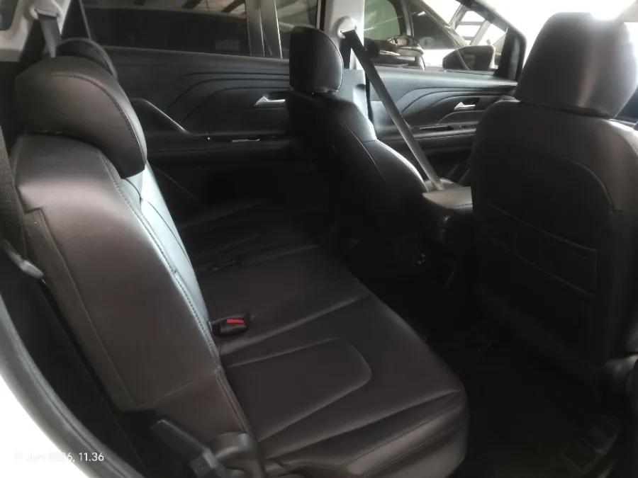 Foto Mobil Bekas Kabin Belakang Hyundai Stargazer 1.5 Prime tahun 2023