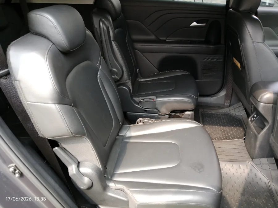 Foto Mobil Bekas Kabin Belakang Hyundai Stargazer 1.5 Prime tahun 2023