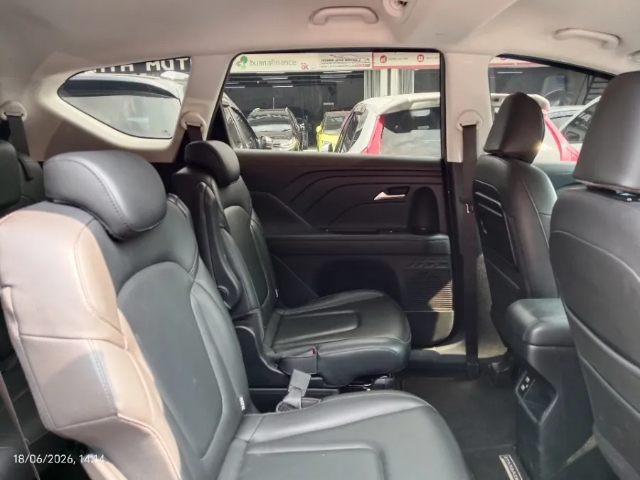 Foto Mobil Bekas Kabin Belakang Hyundai Stargazer 1.5 Prime tahun 2023