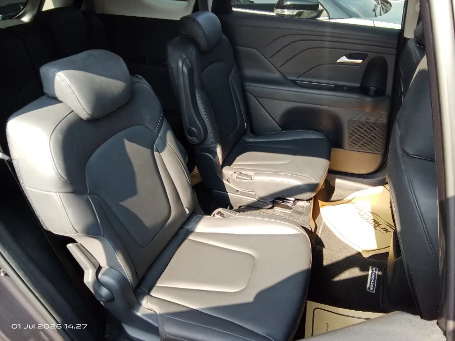 Foto Mobil Bekas Kabin Belakang Hyundai Stargazer 1.5 Prime tahun 2023