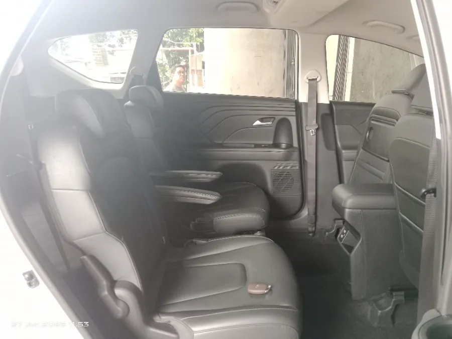 Foto Mobil Bekas Kabin Belakang Hyundai Stargazer 1.5 Prime tahun 2023