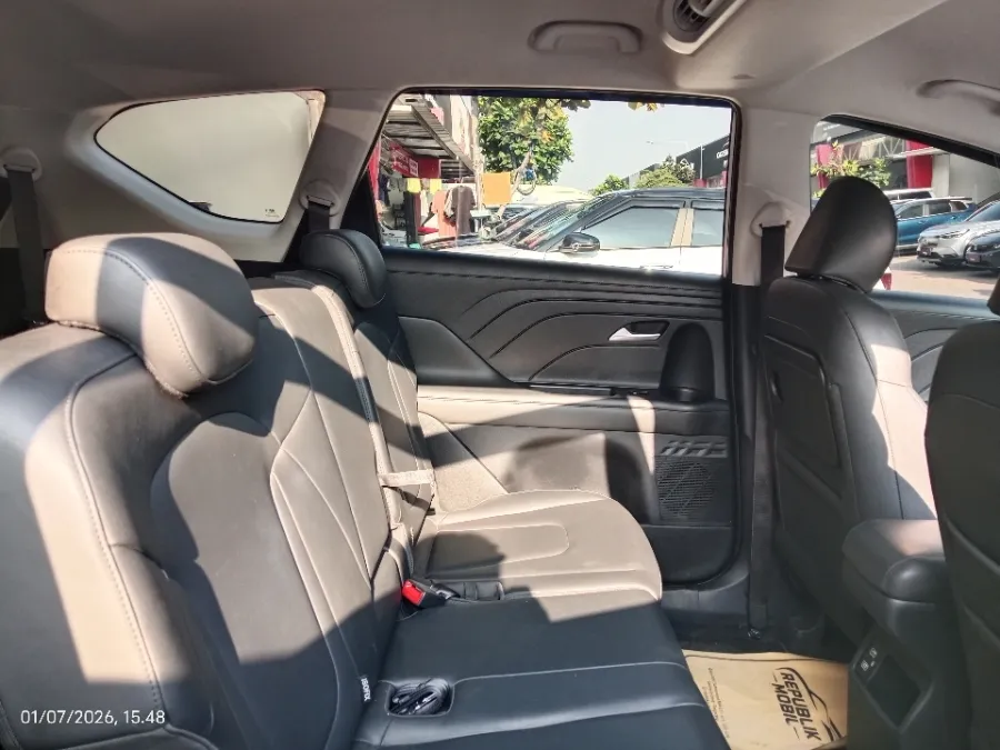 Foto Mobil Bekas Kabin Belakang Hyundai Stargazer 1.5 Prime tahun 2023