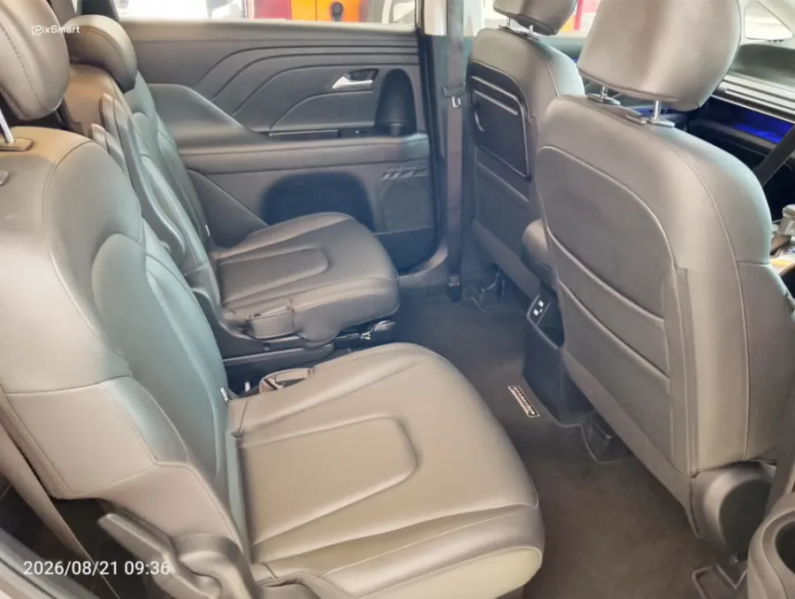 Foto Mobil Bekas Kabin Belakang Hyundai Stargazer 1.5 Prime tahun 2023