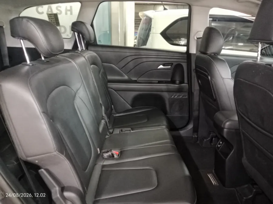Foto Mobil Bekas Kabin Belakang Hyundai Stargazer 1.5 Prime tahun 2023