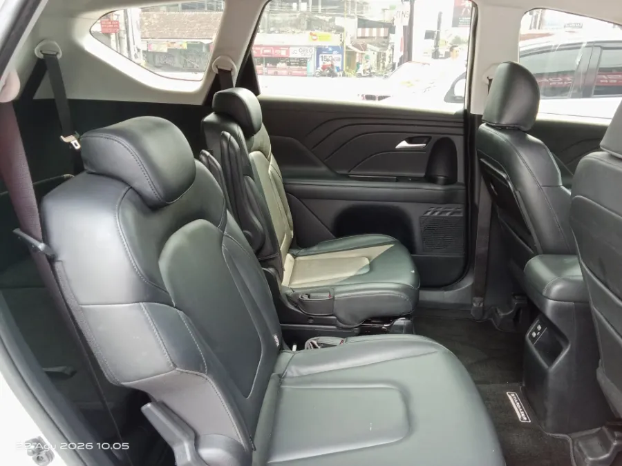 Foto Mobil Bekas Kabin Belakang Hyundai Stargazer 1.5 Prime tahun 2023