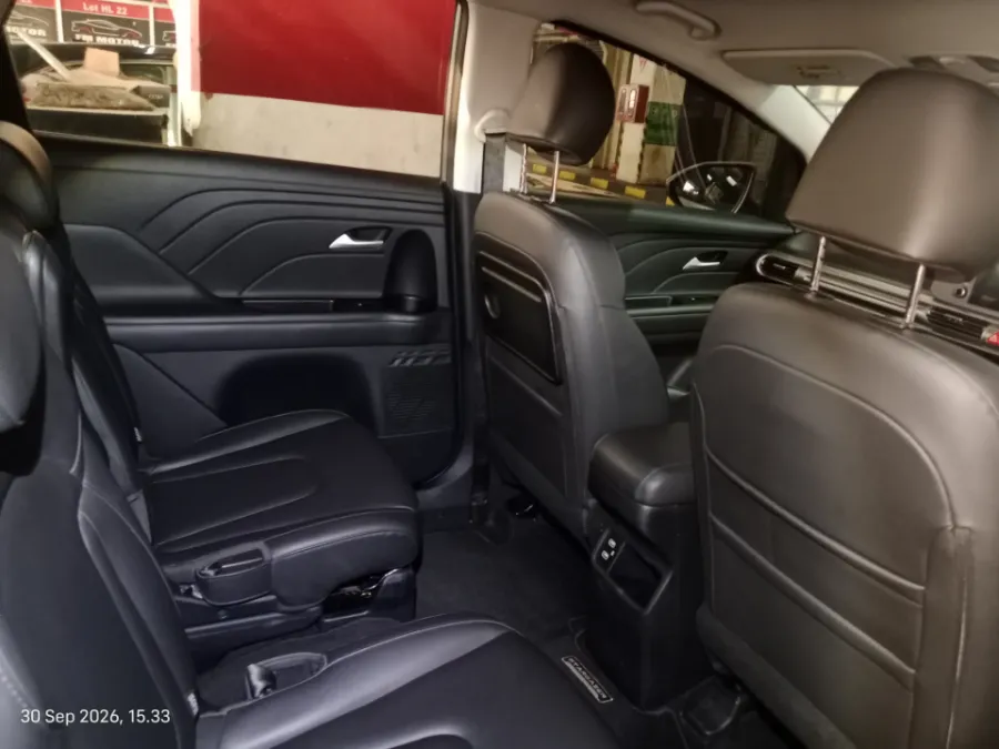 Foto Mobil Bekas Kabin Belakang Hyundai Stargazer 1.5 Prime tahun 2023