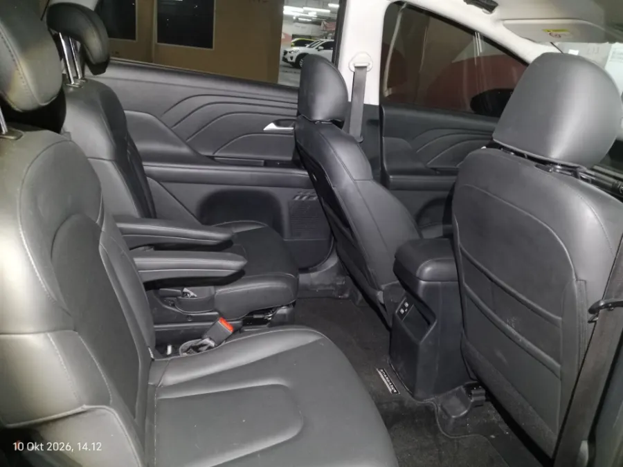 Foto Mobil Bekas Kabin Belakang Hyundai Stargazer 1.5 Prime tahun 2023