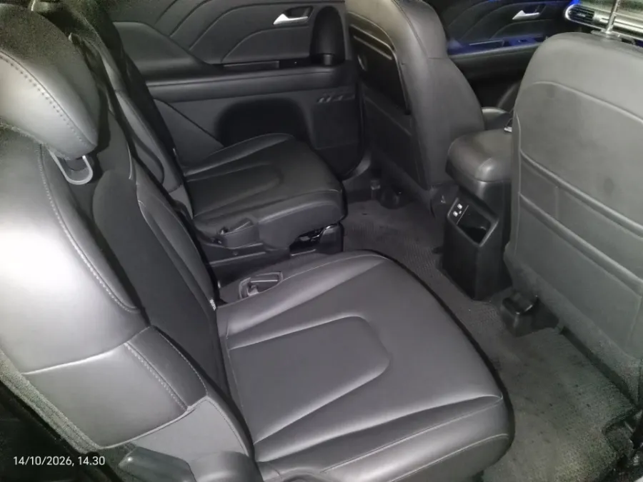 Foto Mobil Bekas Kabin Belakang Hyundai Stargazer 1.5 Prime tahun 2023