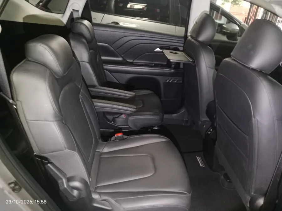 Foto Mobil Bekas Kabin Belakang Hyundai Stargazer 1.5 Prime tahun 2023