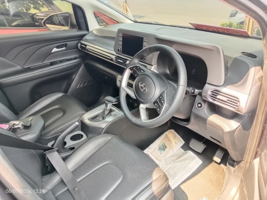 Foto Mobil Bekas Kabin Depan Hyundai Stargazer 1.5 Prime tahun 2023