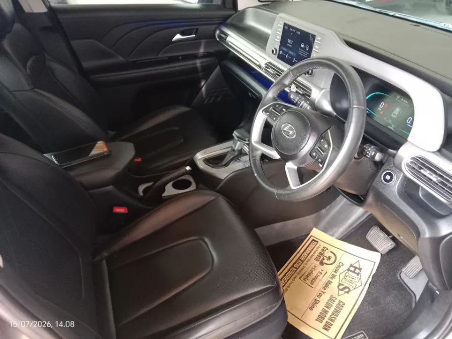 Foto Mobil Bekas Kabin Depan Hyundai Stargazer 1.5 Prime tahun 2023