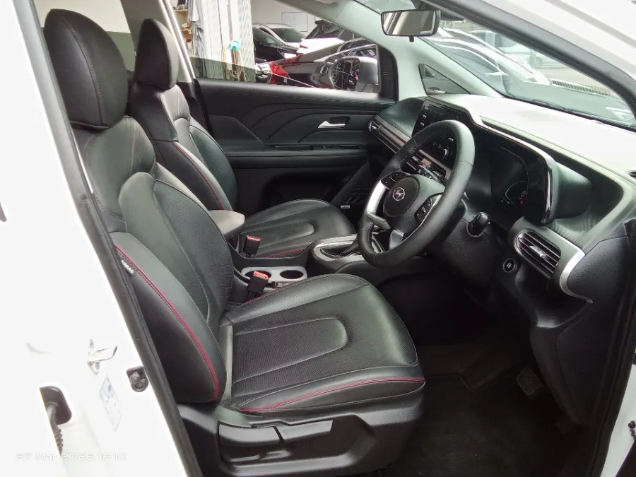 Foto Mobil Bekas Kabin Depan Hyundai Stargazer 1.5 Prime tahun 2023