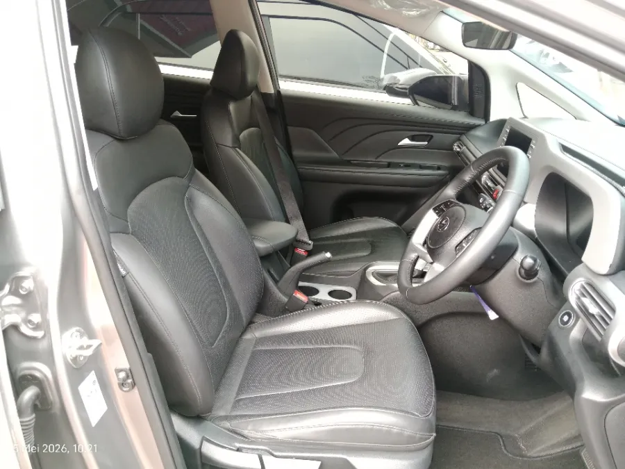 Foto Mobil Bekas Kabin Depan Hyundai Stargazer 1.5 Prime tahun 2023