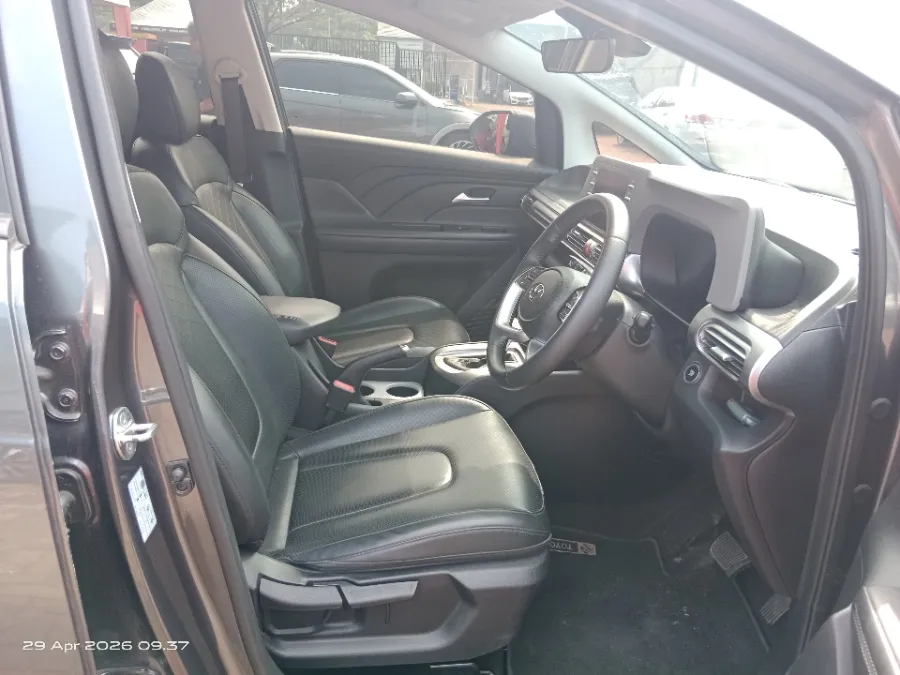 Foto Mobil Bekas Kabin Depan Hyundai Stargazer 1.5 Prime tahun 2023
