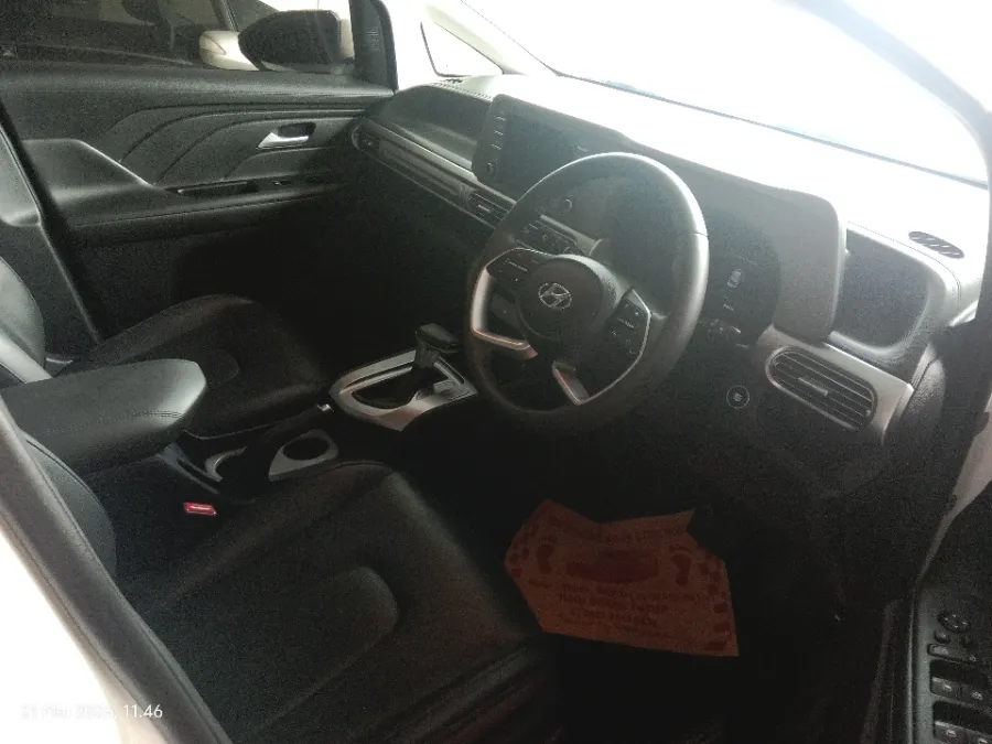 Foto Mobil Bekas Kabin Depan Hyundai Stargazer 1.5 Prime tahun 2023