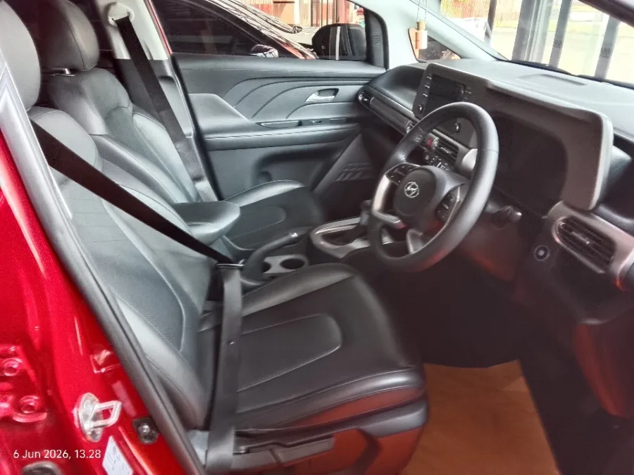 Foto Mobil Bekas Kabin Depan Hyundai Stargazer 1.5 Prime tahun 2023