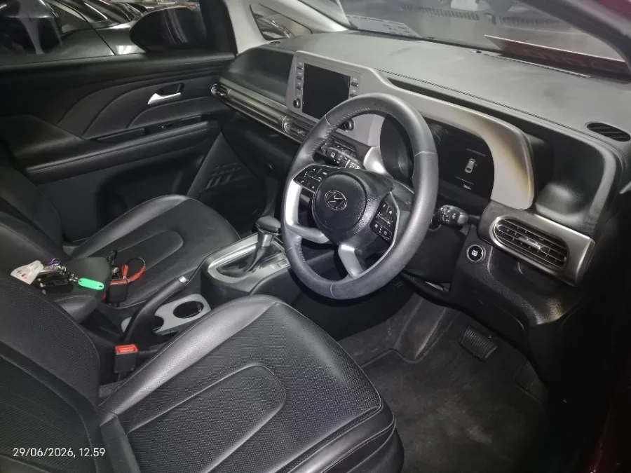 Foto Mobil Bekas Kabin Depan Hyundai Stargazer 1.5 Prime tahun 2023