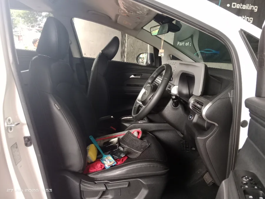 Foto Mobil Bekas Kabin Depan Hyundai Stargazer 1.5 Prime tahun 2023