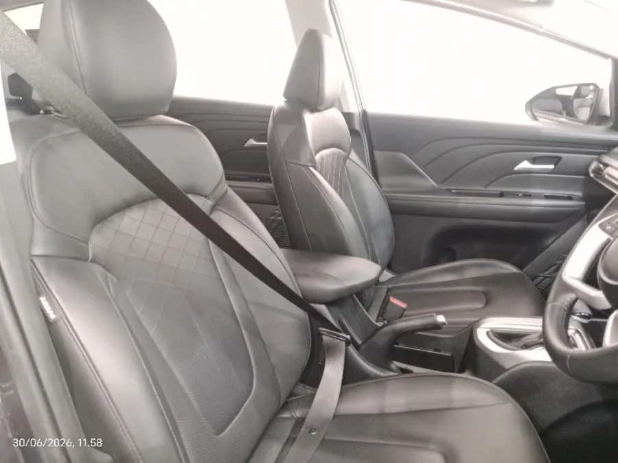 Foto Mobil Bekas Kabin Depan Hyundai Stargazer 1.5 Prime tahun 2023