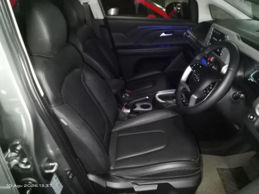 Foto Mobil Bekas Kabin Depan Hyundai Stargazer 1.5 Prime tahun 2023