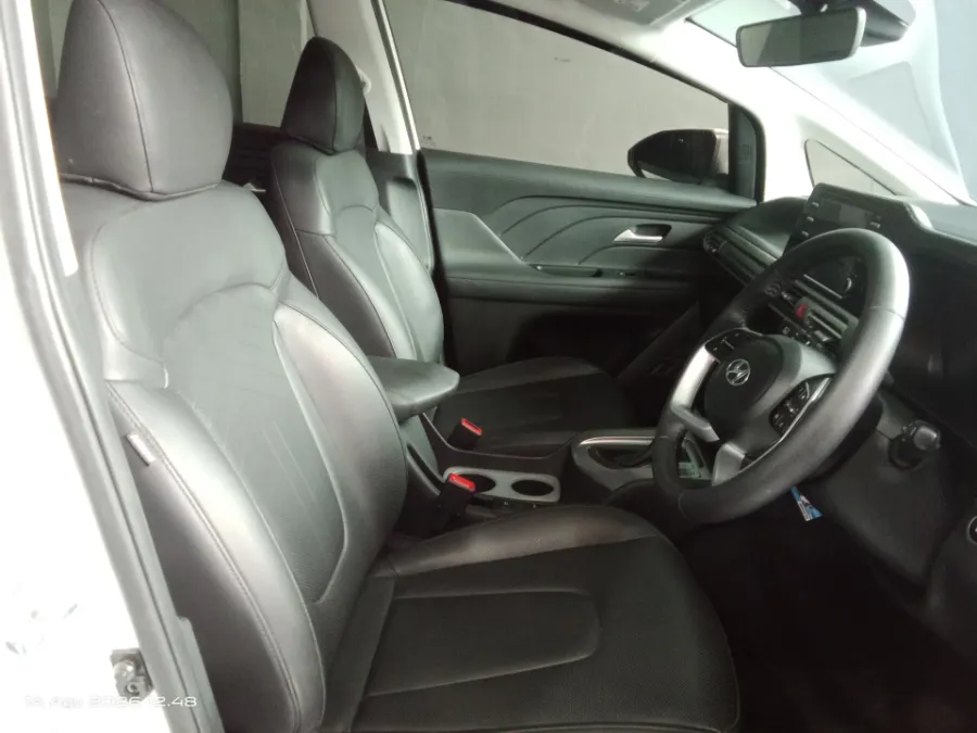 Foto Mobil Bekas Kabin Depan Hyundai Stargazer 1.5 Prime tahun 2023