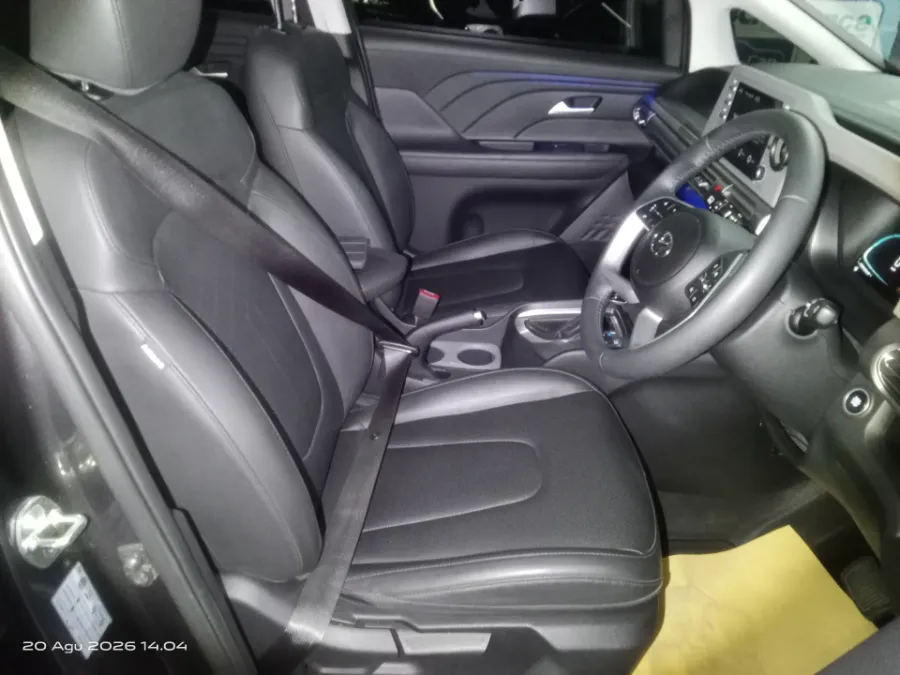 Foto Mobil Bekas Kabin Depan Hyundai Stargazer 1.5 Prime tahun 2023
