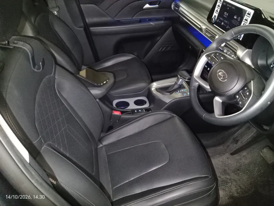 Foto Mobil Bekas Kabin Depan Hyundai Stargazer 1.5 Prime tahun 2023