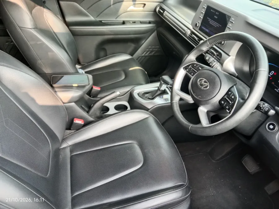 Foto Mobil Bekas Kabin Depan Hyundai Stargazer 1.5 Prime tahun 2023