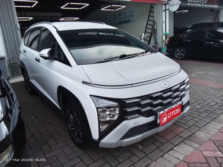 Foto Mobil Bekas Kanan Depan Hyundai Stargazer 1.5 Prime tahun 2023