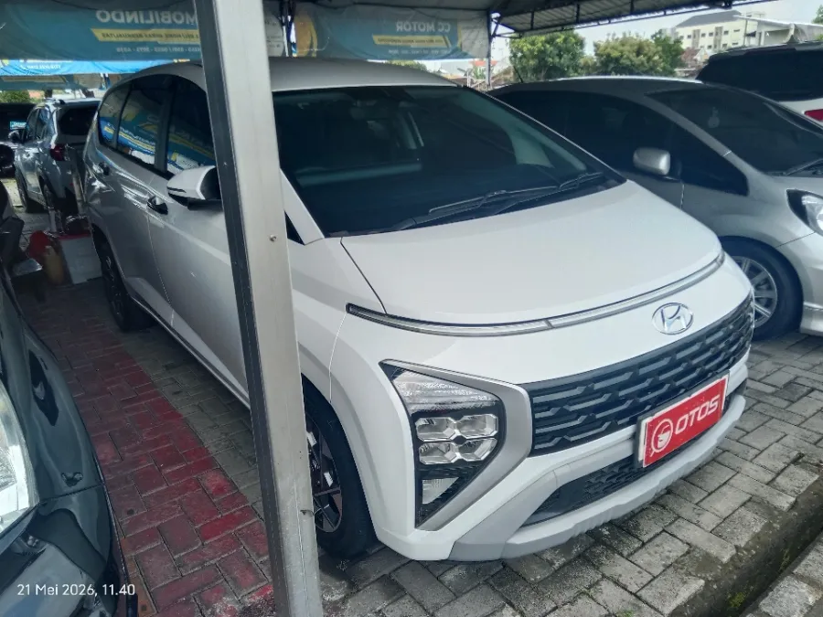 Foto Mobil Bekas Kanan Depan Hyundai Stargazer 1.5 Prime tahun 2023